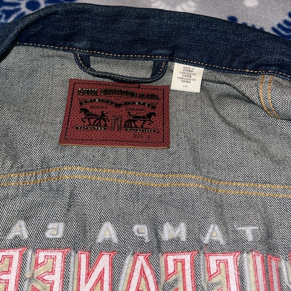 Levis blue jean jacket - Picture 5 of 8